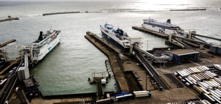 Dohoda medzi Spojeným kráľovstvom a EÚ posilňuje prepravu tovaru cez kanál