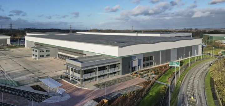 Prvá britská základňa v Hams Hall pre Fiege