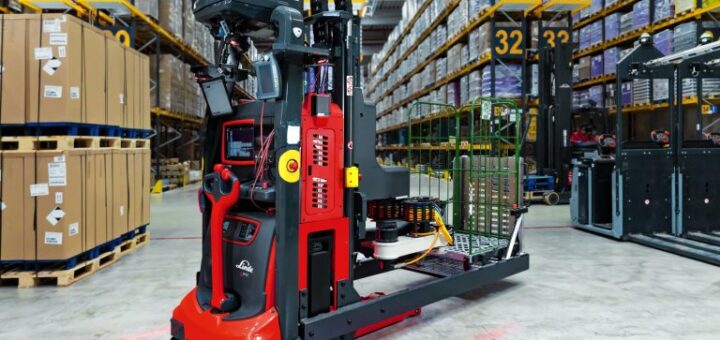 Robotické vozidlo pre automatické vyberanie objednávok