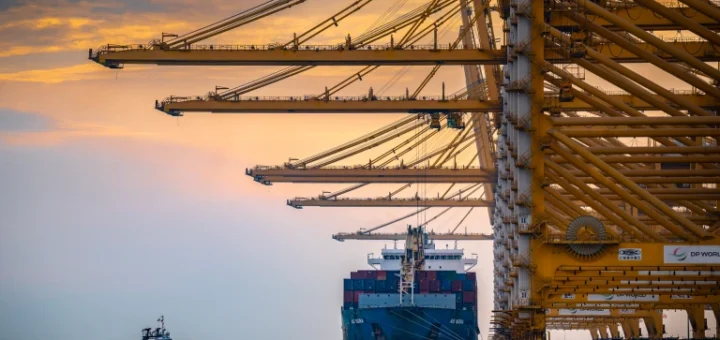 Nová námorná trasa má transformovať obchod