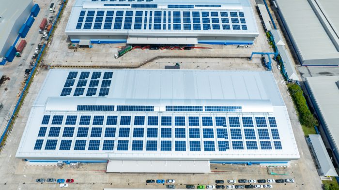 Prepravná spoločnosť sa snaží znížiť náklady na elektrinu na polovicu pomocou solárnej energie