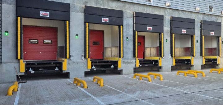 Nainštalované nakladacie rampy pre nový distribučný uzol