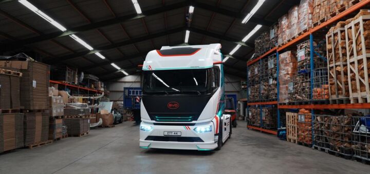Elektrický ťahač BYD spája dopravu s inteligentným riadením energie