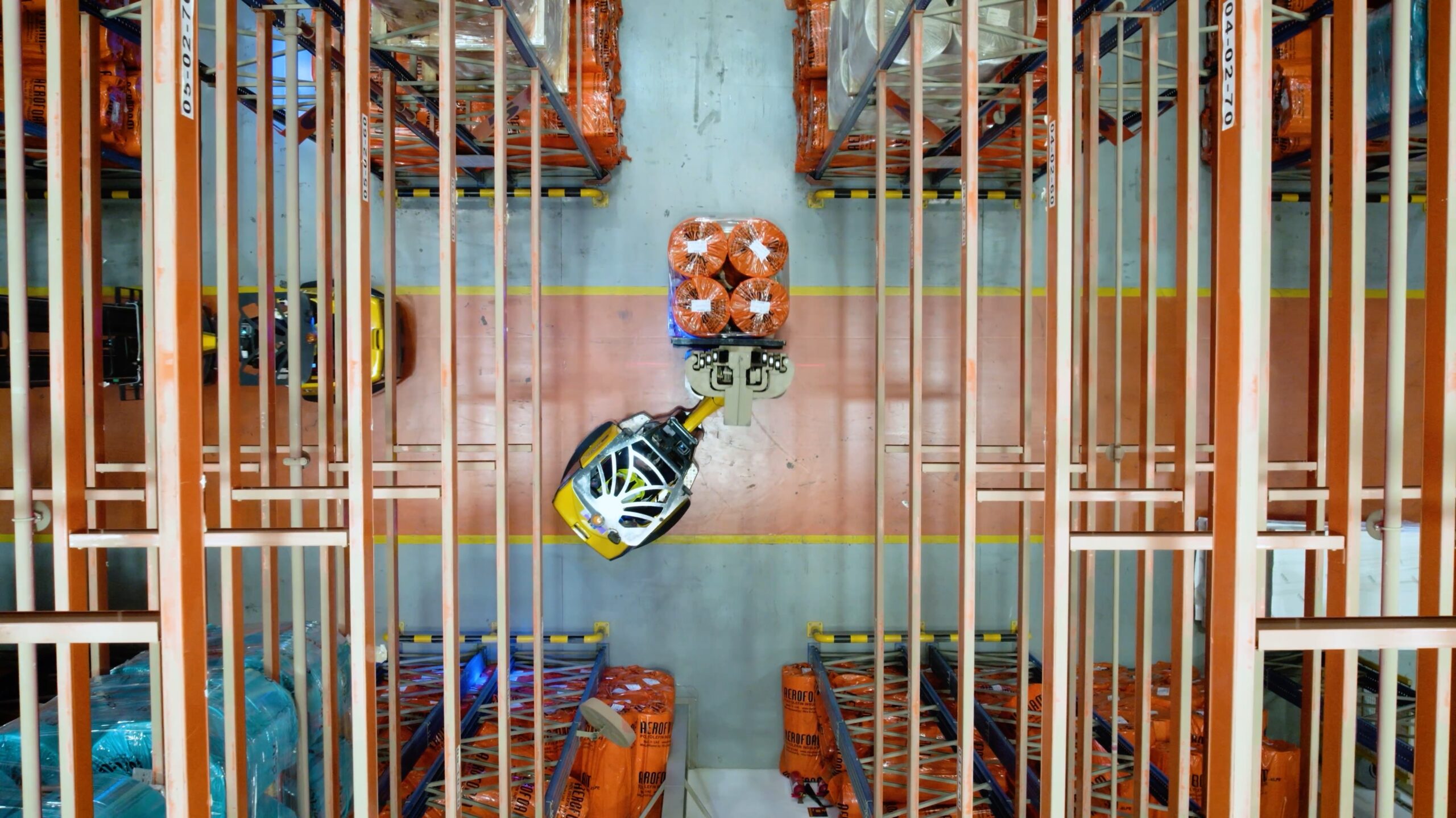 Vertikálny sklad Hira Industries zvyšuje odolnosť prevádzky